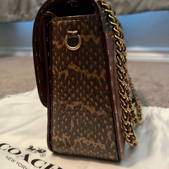 Authentic COACH Madison Handbag - Dust bag included - Picture 6 of 11